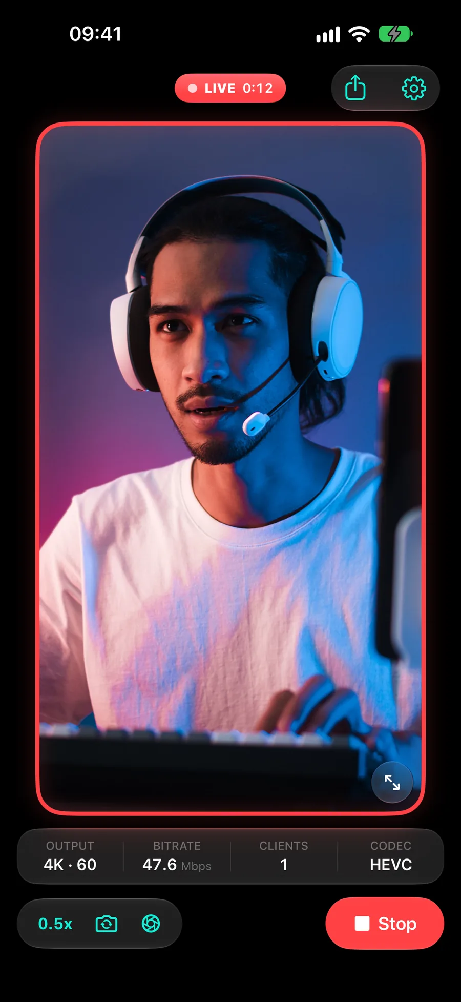 StreamCam live: a red tally around the preview, a LIVE timer, about 48 Mbps going out to one connected browser