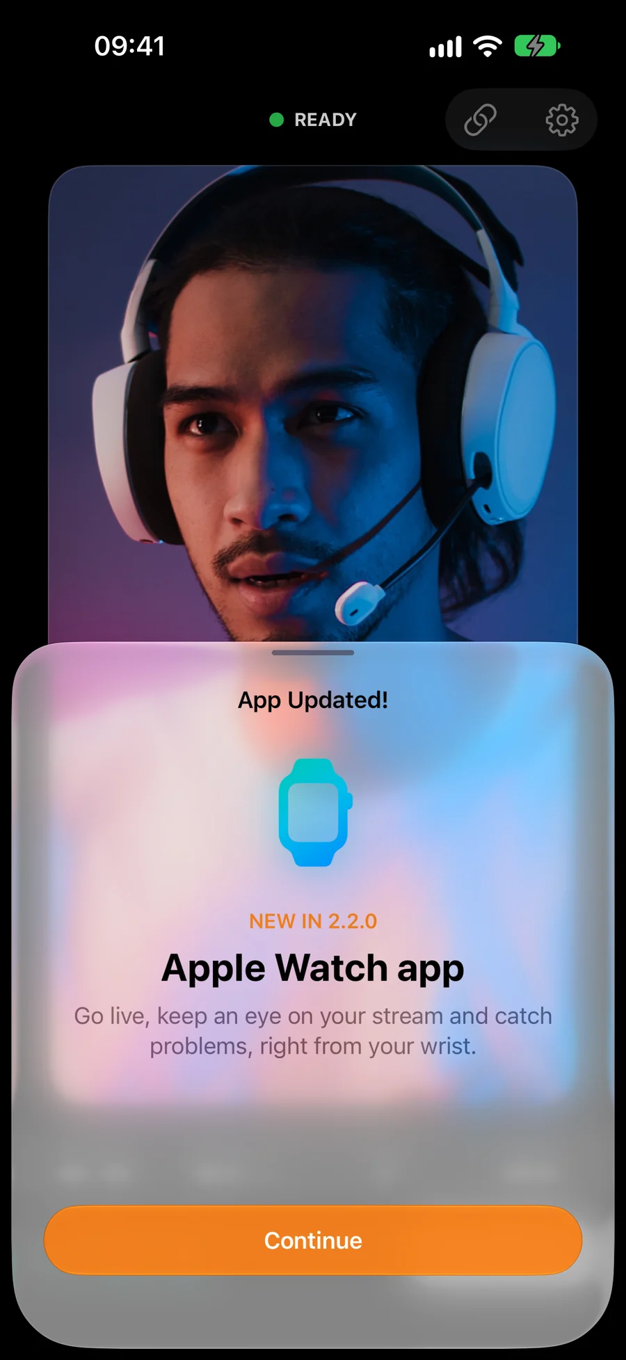 StreamCam on iPhone with the App Updated sheet open over the camera preview: New in 2.2.0, Apple Watch app, and a Continue button